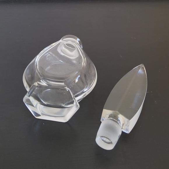 Vintage Crystal Perfume Bottle and Stopper - Picture 6 of 6